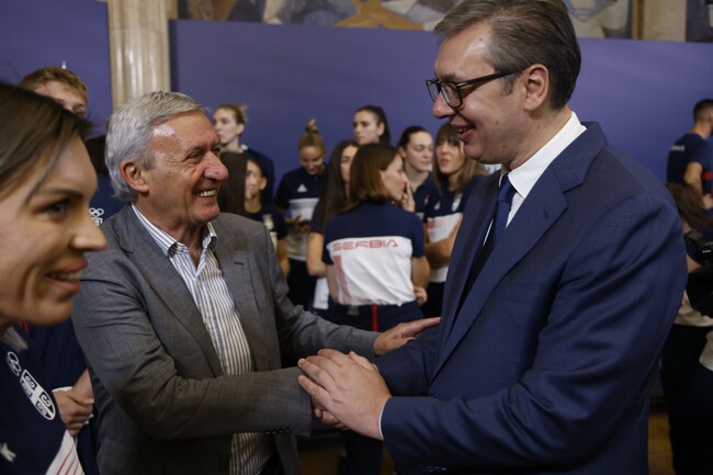 Aleksandar Vučić se zahvalio košarkašima Srbije na Eurobasketu, otkrio: "Mali sin je plakao, bilo mi je teško"
