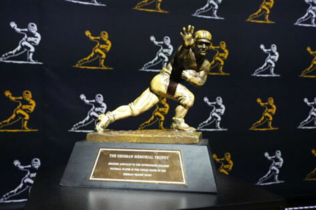 Ex-Heisman Winner Drops Surprising Take on Non Power College Football QB Nobody’s Talking About