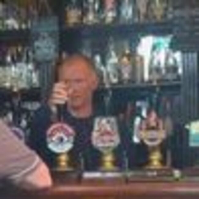 'Make mine a treble': Why United legend Paul Scholes was pulling pints at an iconic Manchester pub