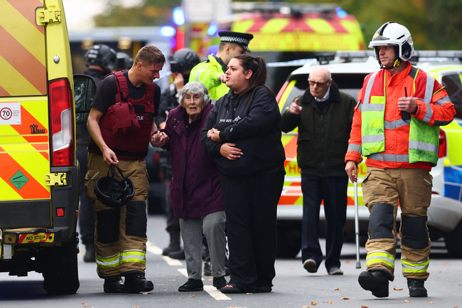 Manchester synagogue car and stabbing attack leaves at least 2 dead on Yom Kippur