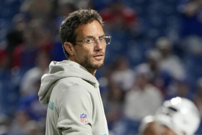 Dolphins Coach’s Blunt Assessment on Mike McDaniel’s 1st Round Pick Amid Troubling Update