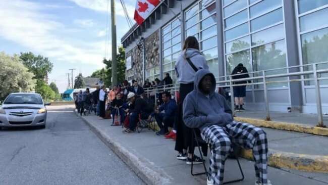 Long lines as passport offices backlogged in Gatineau