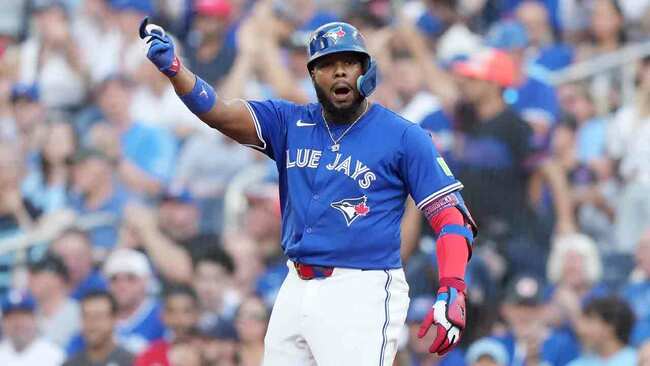 Blue Jays overpower Yankees to open ALDS with statement win