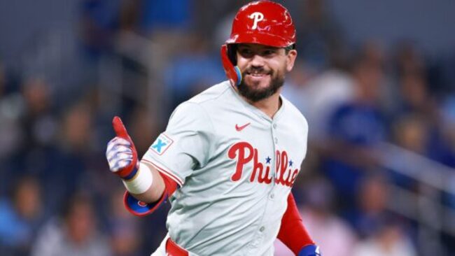Kyle Schwarber Breaks Silence on Free Agency as Phillies’ National Voice Hints at Upcoming Changes