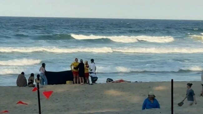 Man dies on Gold Coast beach