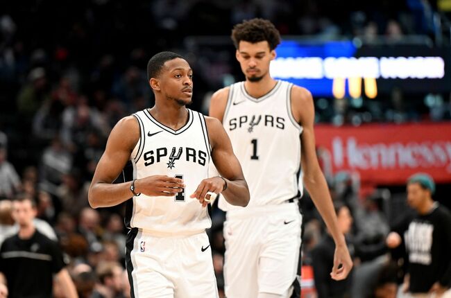 De'Aaron Fox Stats Tonight: Victor Wembanyama's Spurs Teammate Goes Off in Electrifying Season Debut vs. Pelicans (Nov. 8)