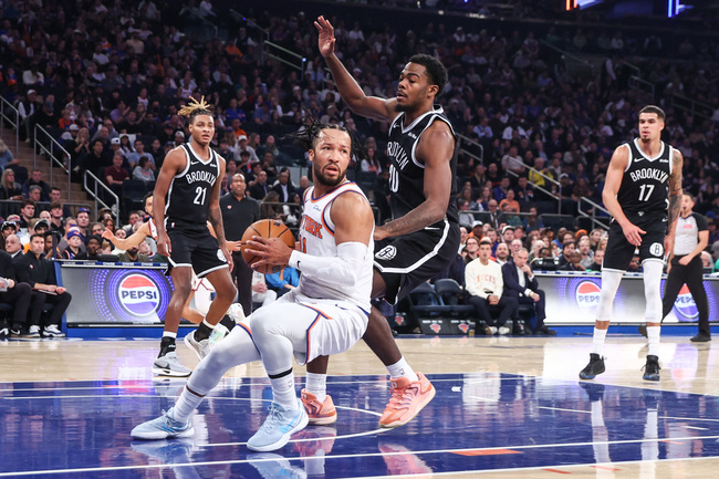 Day’Ron Sharpe exits Nets’ rivalry loss with hamstring tightness in injury worry