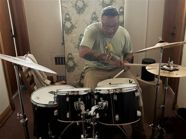 Mediation between drummer and neighbor fails; misdemeanor case will continue