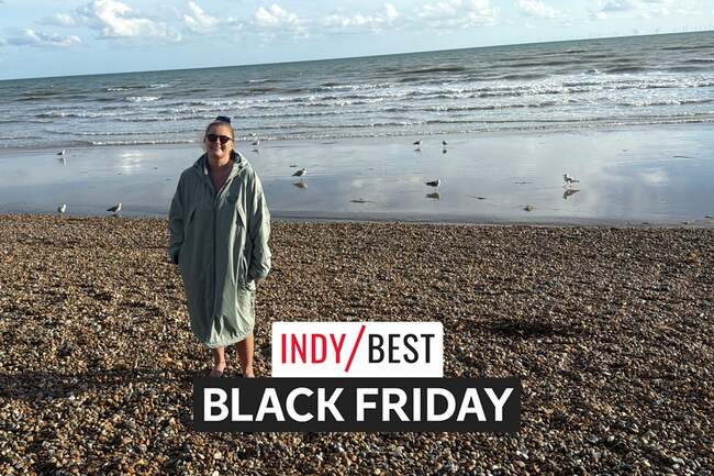 Forget Dryrobe, my favourite changing robe has 30% off for Black Friday