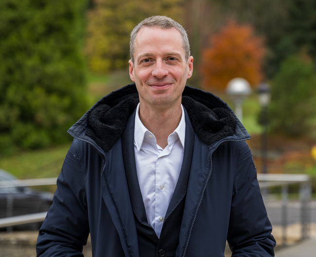 Debat iwwert d'COP30 an der Chamber: Debat iwwert d'COP30 an der Chamber: Oppositioun wërft Regierung Inkoherenz vir, Serge Wilmes weist Reprochen zréck