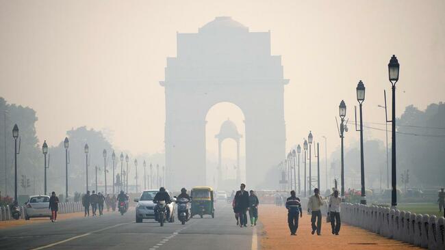 Delhi records 'very poor' air; IMD predicts cold wave