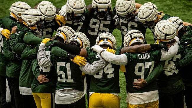 Why Don’t the Green Bay Packers Have a Cheerleading Squad? Here’s Everything We Know