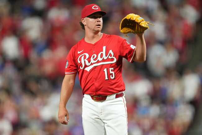 Emilio Pagan makes bold prediction on Reds after re-signing for $20M