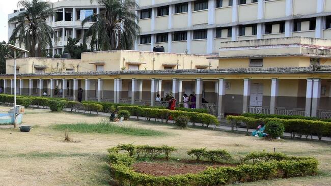MMCRI clears deck for construction of Unified OPD block at K.R. Hospital in Mysuru