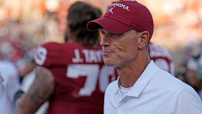 Former Oklahoma HC Supports Brent Venables to Call Out Curt Cignetti’s Historic Award