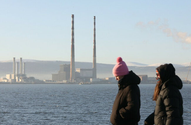 Chances of a white Christmas are slim, but a dry and chilly week is in store