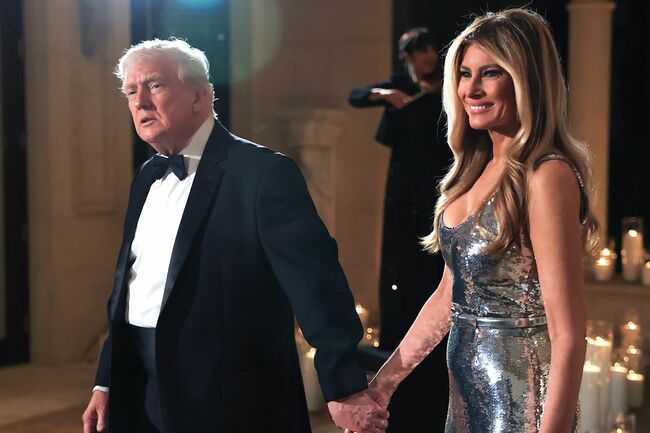 Trump calls for ‘peace on Earth’ at glittering Mar-a-Lago New Year’s Eve bash