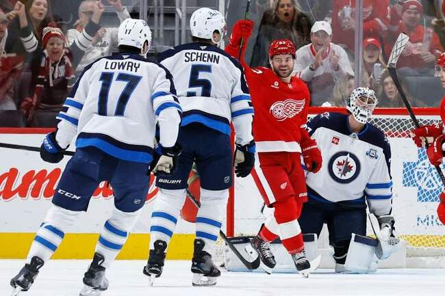 Winnipeg Jets’ disastrous December ends with 2-1 defeat in Detroit