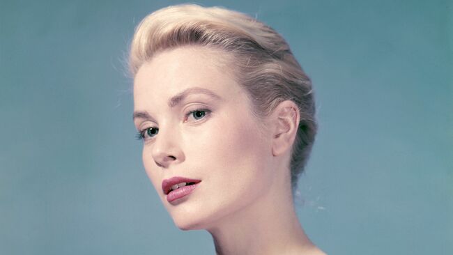 Grace Kelly's grandchildren retrace her Hollywood footsteps in 'super special' tribute