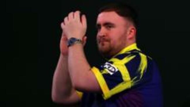 Littler thrills crowd with dominant last-eight win