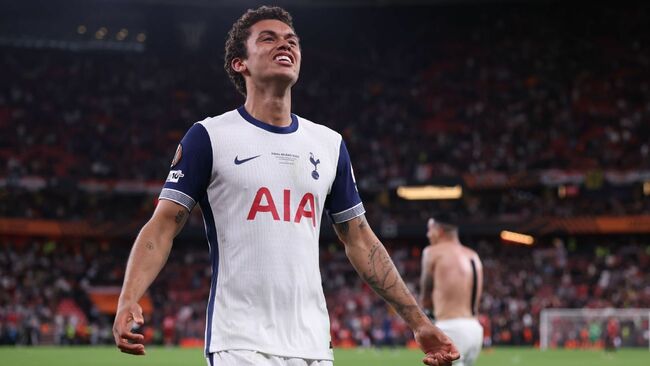 Tottenham's Brennan Johnson agrees to £35m Crystal Palace move - sources