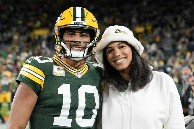 "His son Caleb Williams will finally have a sibling!!": NFL fans react to Jordan Love's pregnancy announcement with wife Ronika Stone