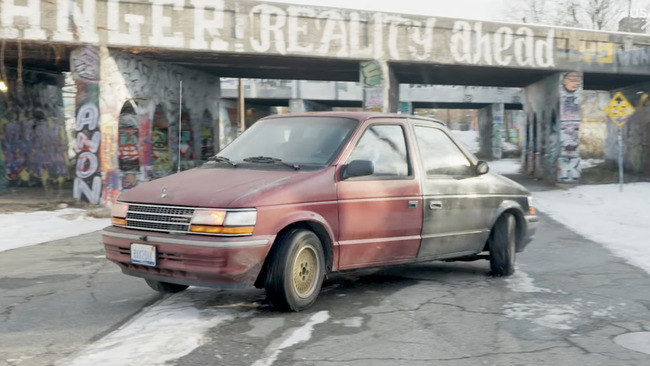 This Minivan Doesn't Know Whether It's Coming Or Going, Which Is Why It's Awesome