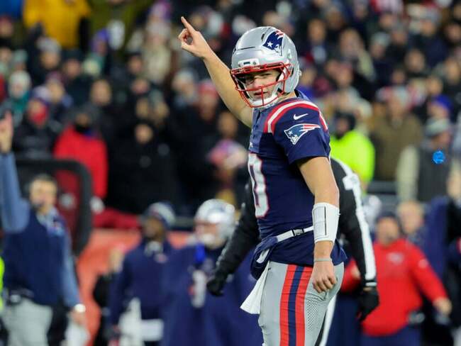 Patriots stock watch: Here’s who stood out and struggled in dominant win against the Dolphins