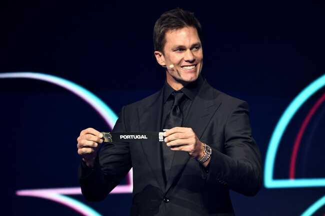 Tom Brady flexes his $482,985 Audemars Piguet "Blue Ceramic" Royal Oak Perpetual Calendar watch after Bears vs. Lions broadcast