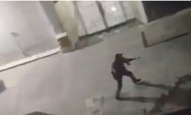 Venezuela Live: Chaos as gunfire erupts near the presidential palace in Caracas