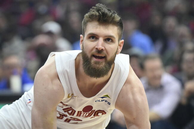 What Happened to Dean Wade? Cavs Star Exits Pacers Game After Injury