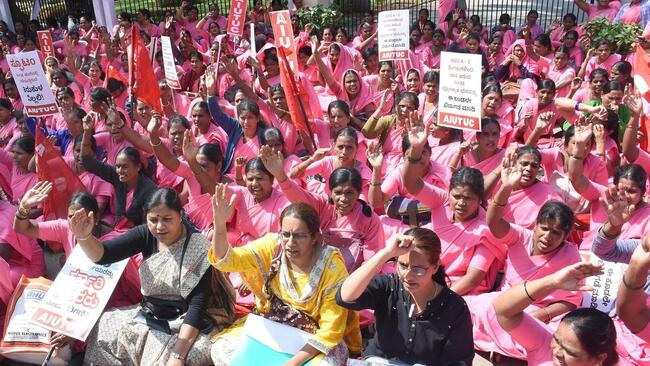 ASHA workers protest delay in honorarium release in Mysuru