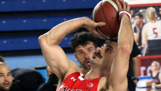 Canada's men's wheelchair basketball team narrowly edges Netherlands in friendly