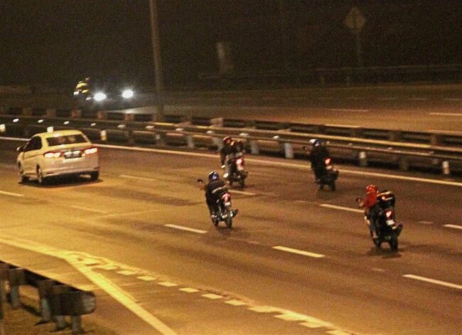 Motorcycle stunts land 10 people in handcuffs