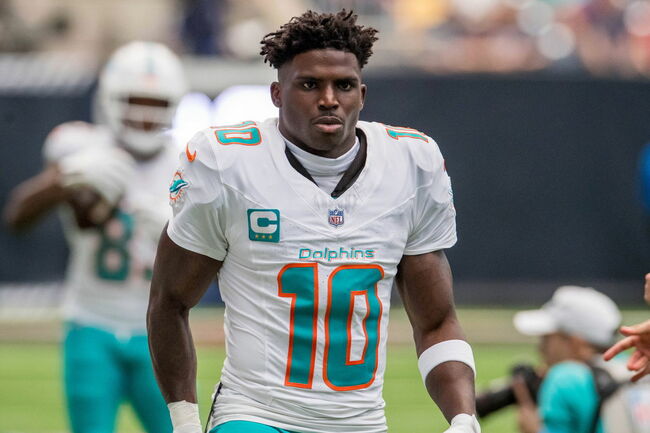 Tyreek Hill Sends Call for Help to Fred Warner After Viral Video of 49ers Star’s Recovery Progress