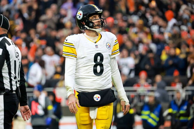 Colts Legend Reggie Wayne Says He’d Have Clashed With Aaron Rodgers Over Snapping at Steelers WRs