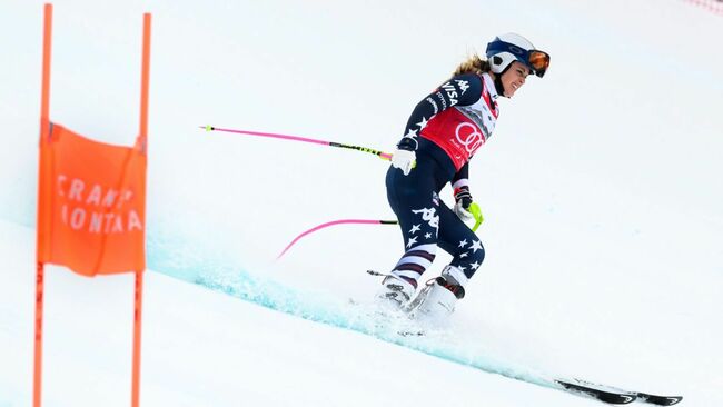 Vonn crashes, limps off in final test run, week before Olympics