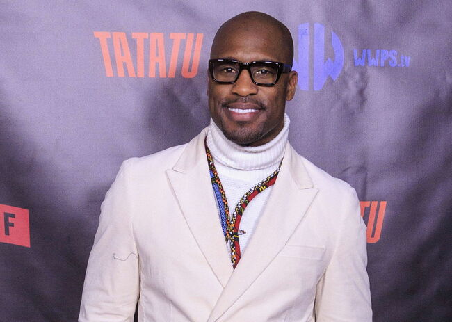 Retired NFL Star Vernon Davis Breaks Silence on Assault Allegations as Arrest Warrant Issued