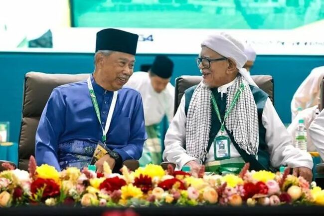 Hadi denies PAS wants to sideline Muhyiddin