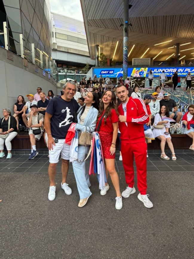 Poznati srpski Jutjuber došao da navija za Novaka u finalu AO: Prate ga na milioni ljudi širom celog sveta