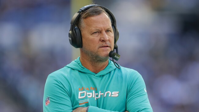 Dolphins will retain LB coach Joe Barry, DL coach Austin Clark