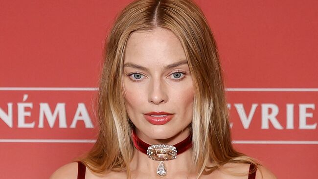 Margot Robbie and Jacob Elordi perfect Victorian luxury at Wuthering Heights Paris screening