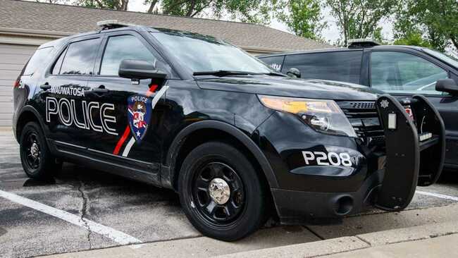 Suspect steals squad car, injures four officers during Wauwatosa pursuit
