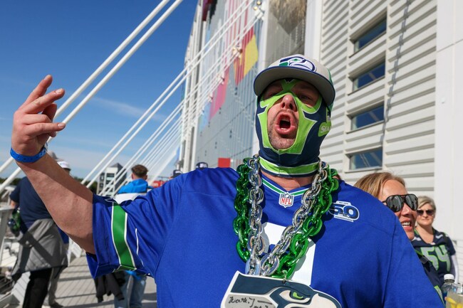 Fans from across US — mostly supporting Seahawks — flock to Levi’s Stadium for Super Bowl 60