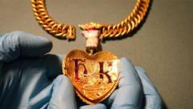 British Museum to keep pendant linked to Henry VIII
