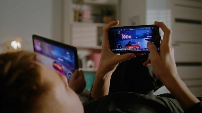 Half of Irish children at risk of exposure to strangers online as parents fail to enforce restrictions, report reveals