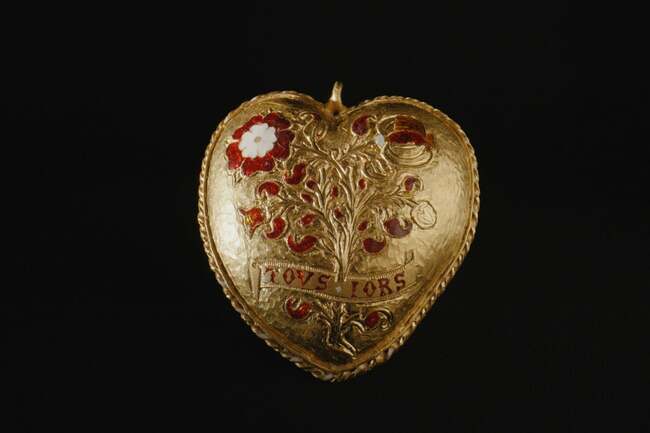 British Museum raises £3.5m to save pendant linked to Henry VIII’s marriage to Katherine of Aragon