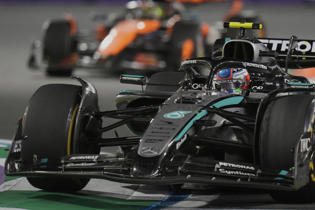 Poznati vozač Formule 1 doživeo saobraćajku, automobilom udario u zid