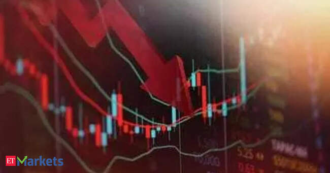 Battered IT loses weight on Nifty, banking hits new high