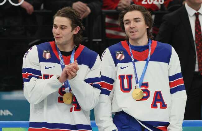 "So embarrassed for those boys": Hockey fans react as Hilary Knight & Megan Keller mock Trump drama alongside Hughes brothers on SNL